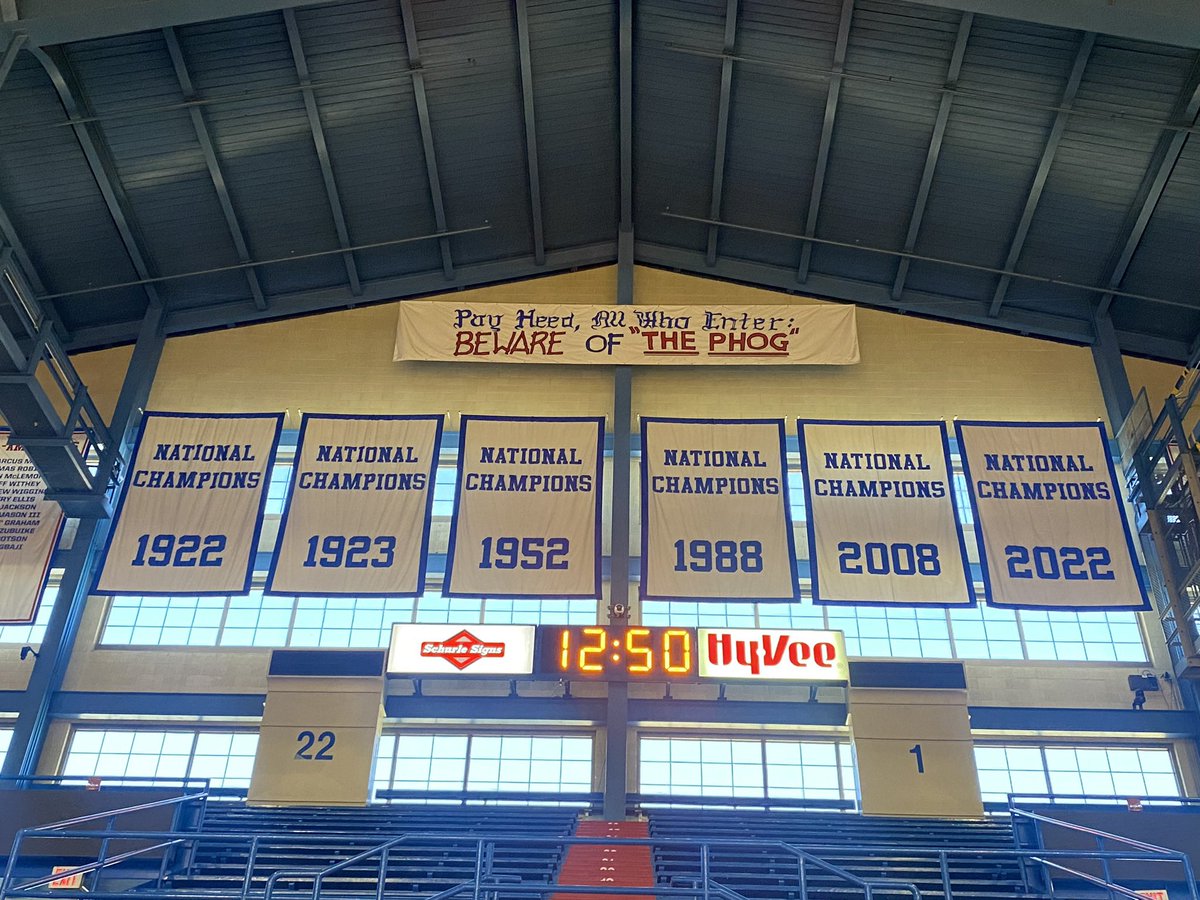 Thetim_row's tweet photo. @H_Dickinson24 Rock Chalk Hunter! Welcome to the Phog!!! https://t.co/wr82iWxEDB