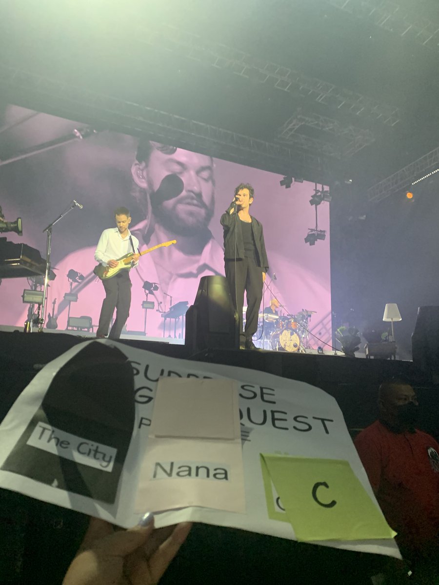 nne_blnqt's tweet photo. I’m the reason The 1975 performed The City and Nana tonight, AMA https://t.co/iAycrB0rit