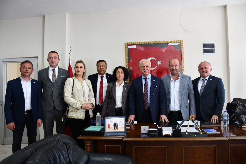 yetkinozturk06's tweet photo. Polatlı 📍

Ülkemiz ve Milletimiz için, talep ve beklentilerin yerine getirilmesinde, demokratik sürecin etkin işlemesinde, topluma güven ve birlik aşılamada çok öneme sahip olan Sivil Toplum Kuruluşlarından @PolatliTicOdasi 'nı seçim öncesi, istişare ziyaretlerinde bulunduk. https://t.co/vVu2Pedcqa