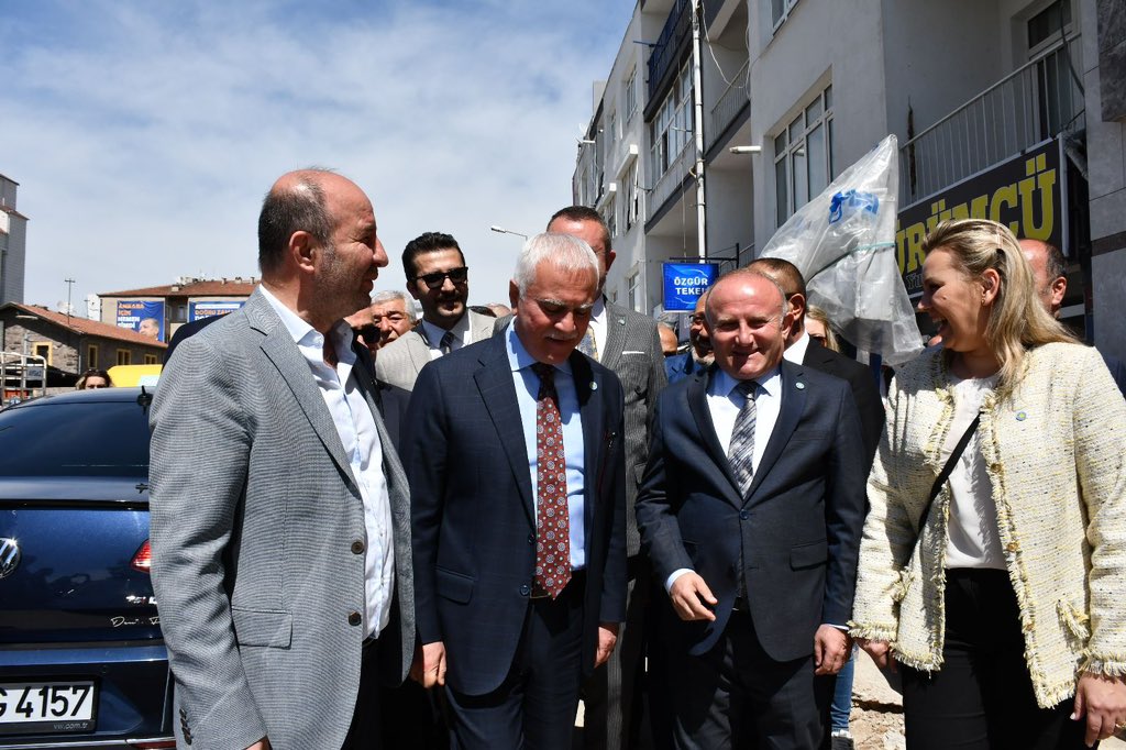 yetkinozturk06's tweet photo. Polatlı 📍

Ülkemiz ve Milletimiz için, talep ve beklentilerin yerine getirilmesinde, demokratik sürecin etkin işlemesinde, topluma güven ve birlik aşılamada çok öneme sahip olan Sivil Toplum Kuruluşlarından @PolatliTicOdasi 'nı seçim öncesi, istişare ziyaretlerinde bulunduk. https://t.co/vVu2Pedcqa