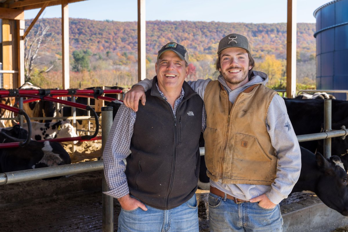 FarmPowered's tweet photo. Bar-Way Farm is a sustainable dairy farm championing renewable energy! They partnered with us to construct a #FarmPowered #anaerobicdigester, which converts manure and inedible food waste into #renewableenergy - enough to power 1,600 homes! π±ππ https://t.co/EfOmjvUCs2