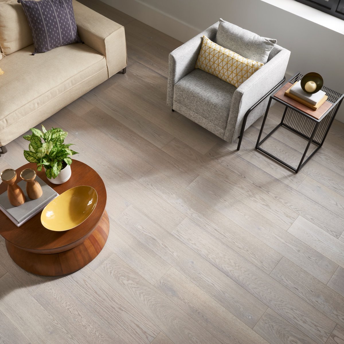 pergo's tweet image. #Flooring that is easier to clean, and equipped with technologies that won&apos;t wash off. So go ahead and live your best life without worries. Easy to live on and easy to love.

Featured Flooring: #Pergo Defense+ with #SpillProtect in Claremore Bay Oak
💻: bit.ly/3LDG4AV