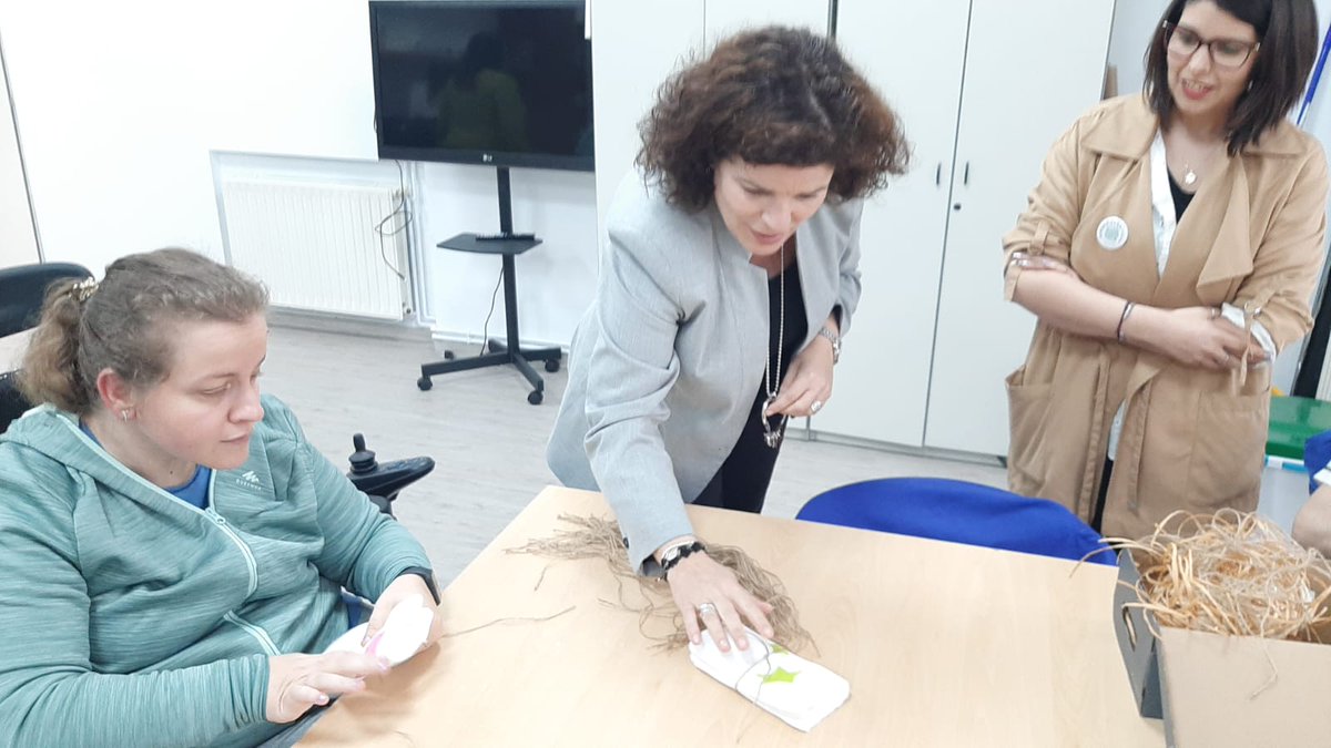 DelegGobGAL's tweet image. ▶️@MRivasL María visita las instalaciones de #Íntegro y #MáisporVir en  #CabanadeBergantiños para conocer como el Kit Digital ha mejorado diversos aspectos de gestión y funcionamiento de estas entidades de economía social

run.gob.es/sgm41445