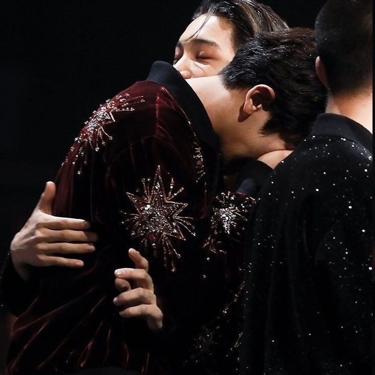 cckwangya's tweet photo. ─ ❛ 20171201: Qué pasó con EXO en los MAMA 2017 y por qué los artistas de SM ya no van a los MAMA. ❜ https://t.co/GatkKftcLa