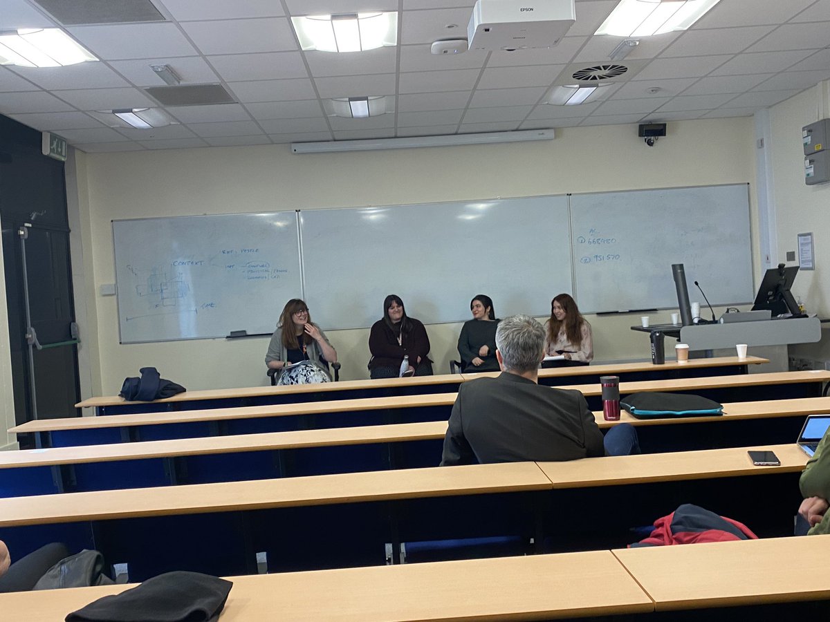Our seminar on Activism, Solidarity and Borders  featuring PhD student <a href="/SarahElmam/">Sarah Elm</a> and lecturer <a href="/gemmakristina/">Gemma Bird 🧡</a>  is starting now in Lecture Theatre 3 Rendall Building. We’re looking forward to a wonderful discussion about asylum, borders and bordering, solidarity and activism.
