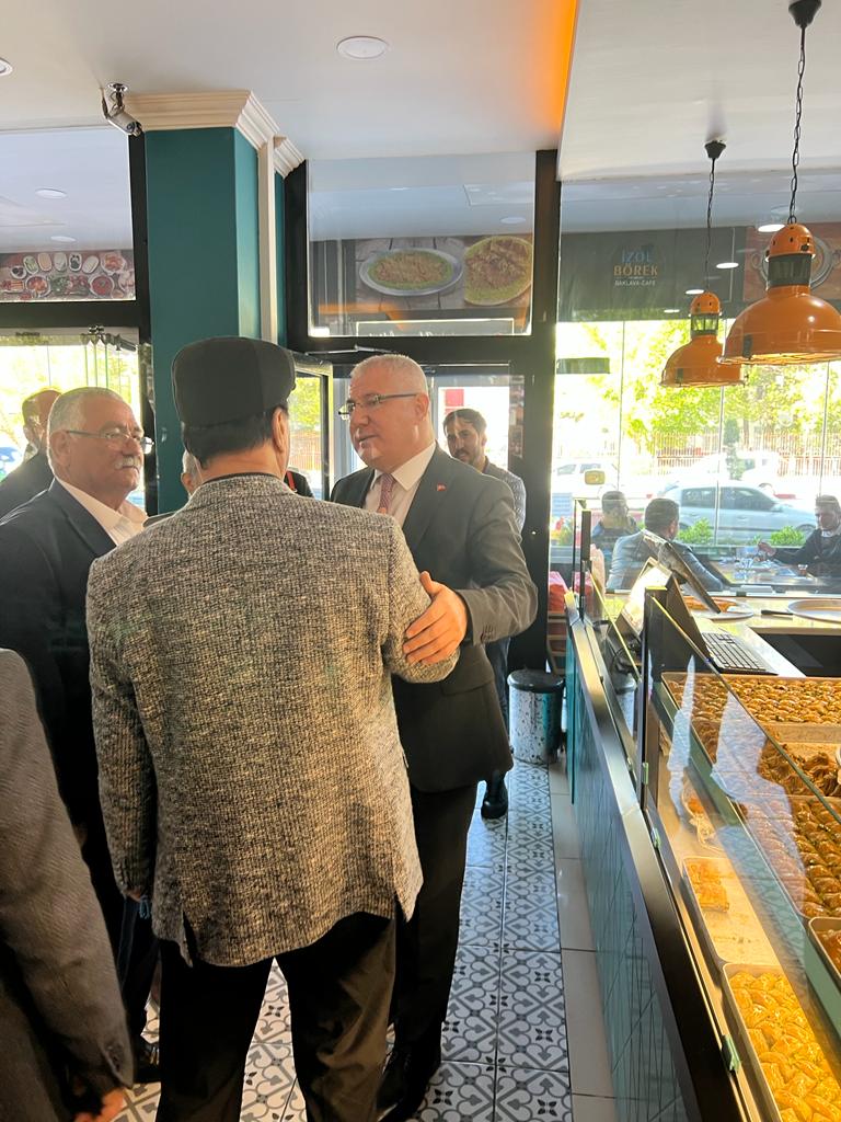 Mv Adayımız Sn @ErcanCicek65 beyle ziyaretlerimiz devam ediyor. Halkımızın ilgisi değişimin geleceğini gösteriyor.