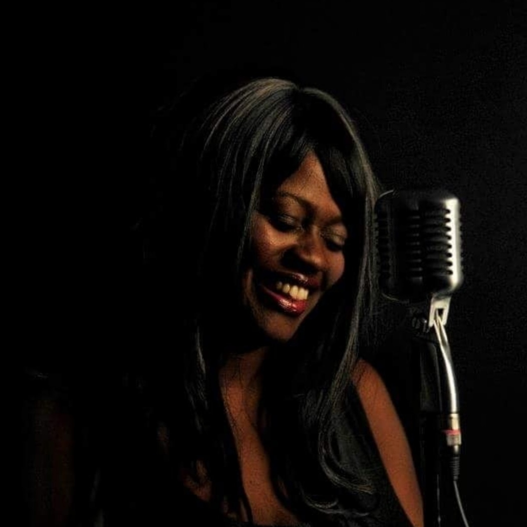 twospoonslondon's tweet photo. Celebrate the long week end with a special performance by Deborah this Saturday at 7:30pm. Join us and enjoy an unforgettable evening. π₯
#jazznightlondon #londonsinger #honoroakpark #twospoonslondon #se23mums #jazz https://t.co/kfqaxQDWiF