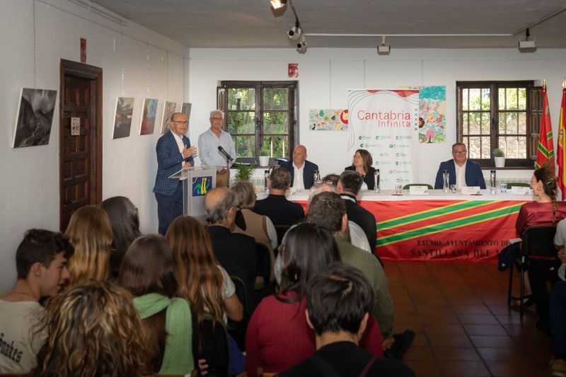 ✅ <a href="/j_lopezmarcano/">Javier López Marcano</a> anima a los docentes a mover iniciativas "valientes, transversales y enriquecedoras" como <a href="/aureohontanar/">El Áureo Hontanar</a>
<a href="/cant_infinita/">Cantabria Infinita</a> @C_IndusTurismo

cantabria.es/web/comunicado…