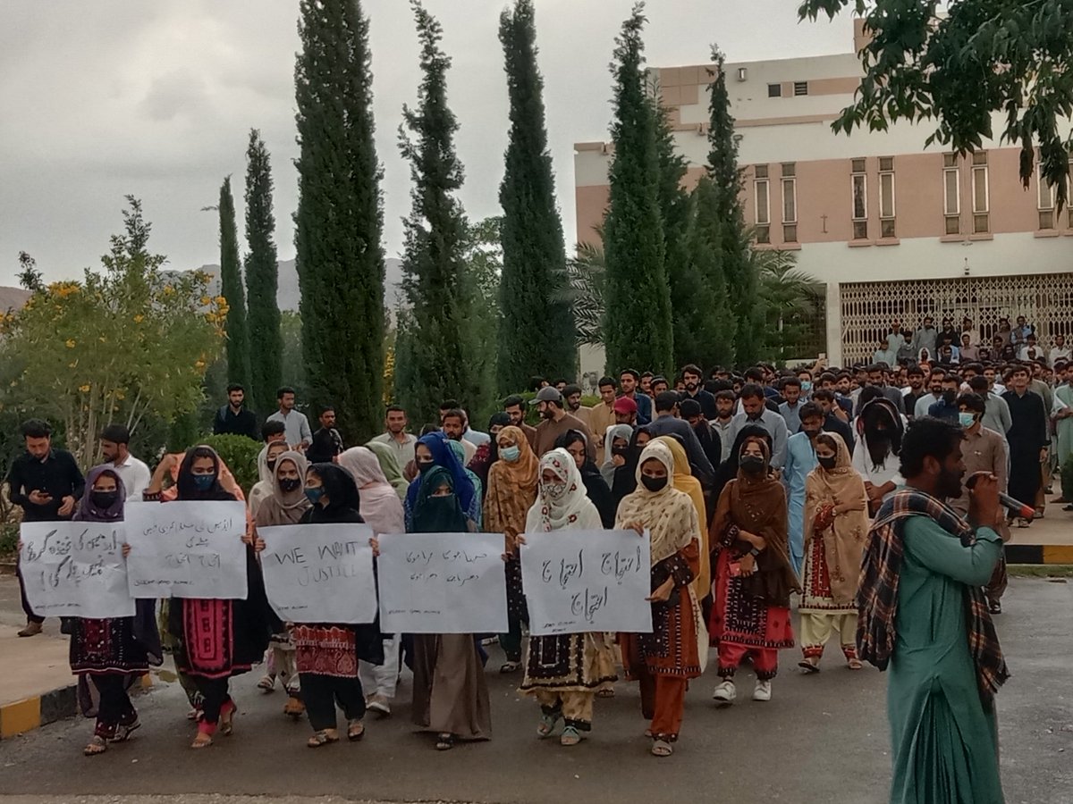 Sabirmhassani's tweet photo. Every day, issues of harassment, administrative &amp; scholarship problems, lack of facilities persist in uni's of Balochistan.These issues have now led to strike by students at UET Khuzdar, who have boycotted all activities
#StopHarrasingBUETKStudents
#SolveBUETKAdminstrationIssues https://t.co/GSOoKI6PGe