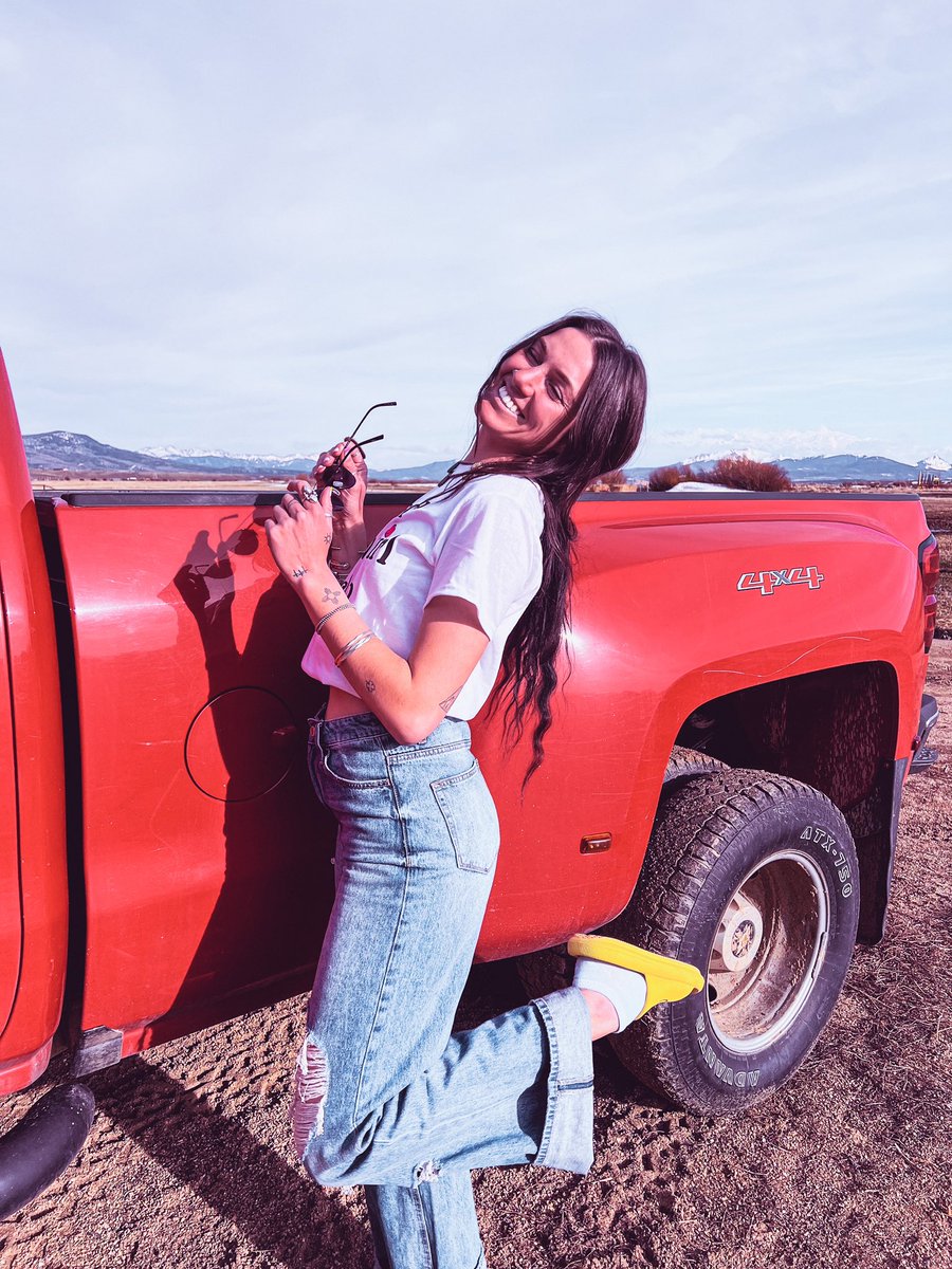 stay_inurlayne's tweet image. sad cowgirl club ⚡️ available 9pm tonight!!!