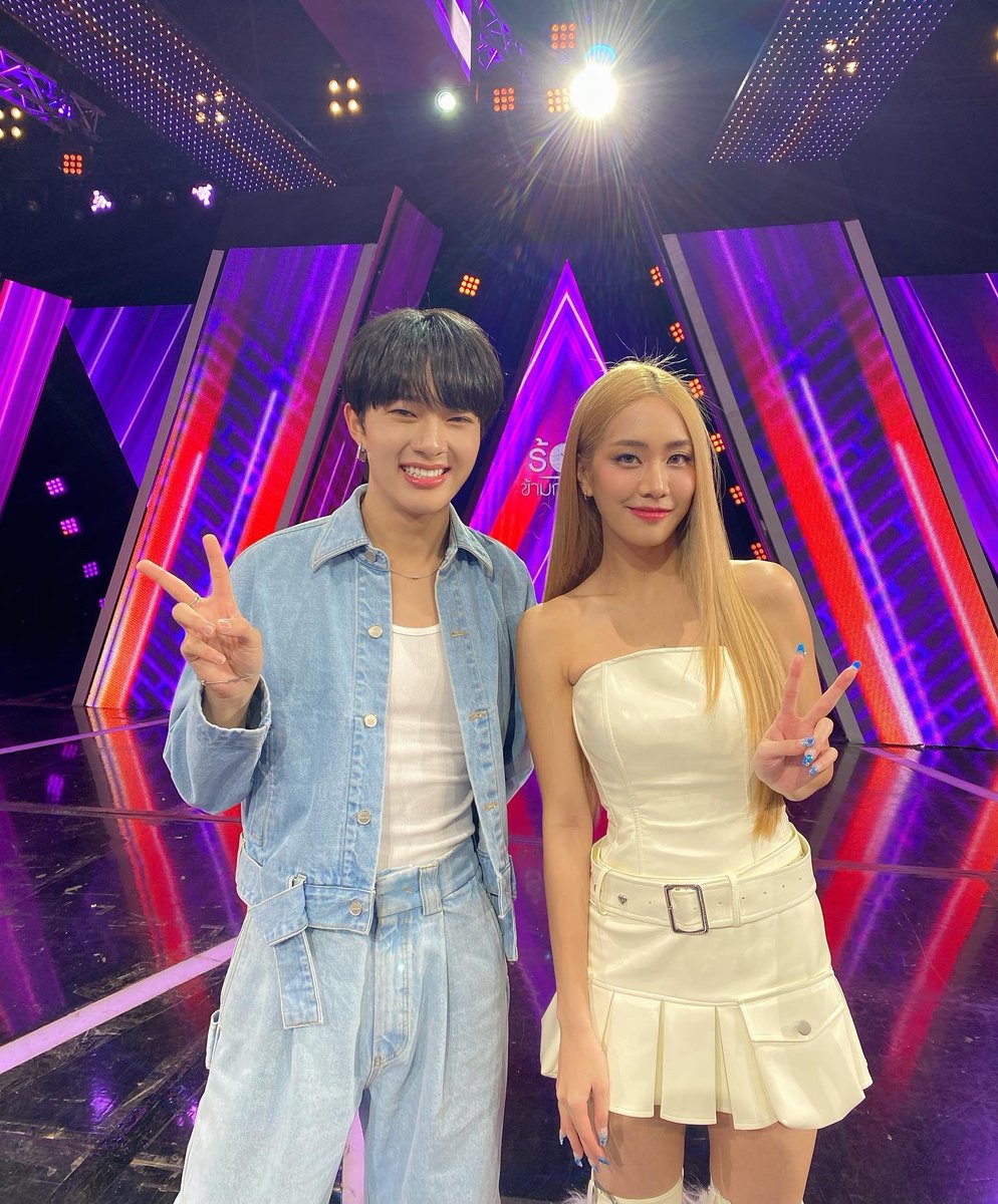 CwrNew's tweet photo. ดีใจ��ากๆเลยค้าบที่ได้ไป #ร้องข้ามกำแพง แต่ทุกคนทายถูกตั้งแต่ตัวอย่างเลย 😂 ขอบคุณทาง workpoint ที่ชวนนุไปนะค้าบ ดีใจที่หน้ากำแพงเป็นพี่มายด์ 4EVE ด้วยย ดีใจที่ได้เจอพี่ๆทุกคนเลย ฝากเทปนี้เทปหน้าด้วยนะค้าบ 😜 เดี๋ยวไปอ่านในแท็กน้า ปล.รอซิงเกิ้ลผมกันด้วยนะค้าบ☺️ #TheWallSongxNuNew https://t.co/3A93Ebddv6