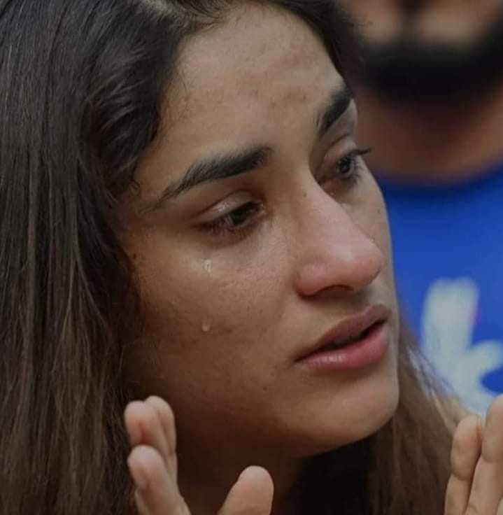 livejitubarala's tweet photo. अच्छे दिन आगए हैं ! 
जो कोई भी खुल के बोलेगा तो देश द्रोही है 

#ArrestBrajBhushanNow 
#NationWithBBSS 
#BrijBhushanSharanSingh https://t.co/9vStezBcgY
