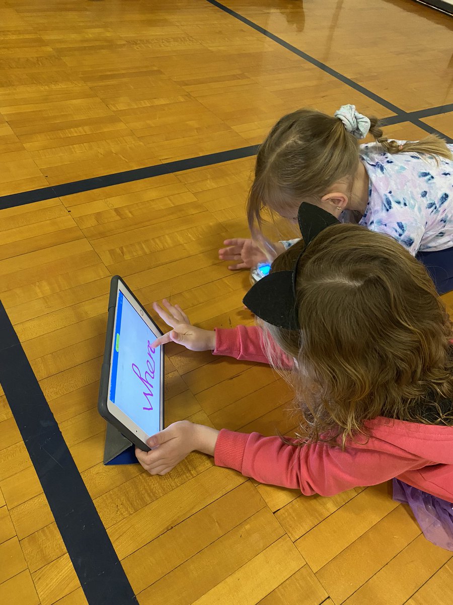 misslwilliams88's tweet image. Today we introduced Sphero Bolt to Mrs. Horn’s 2nd grade class! They practiced using the @SpheroEdu app by drawing shapes and sight words. They even connected what they were learning in math by looking at the cm on the live draw! #kidscancode