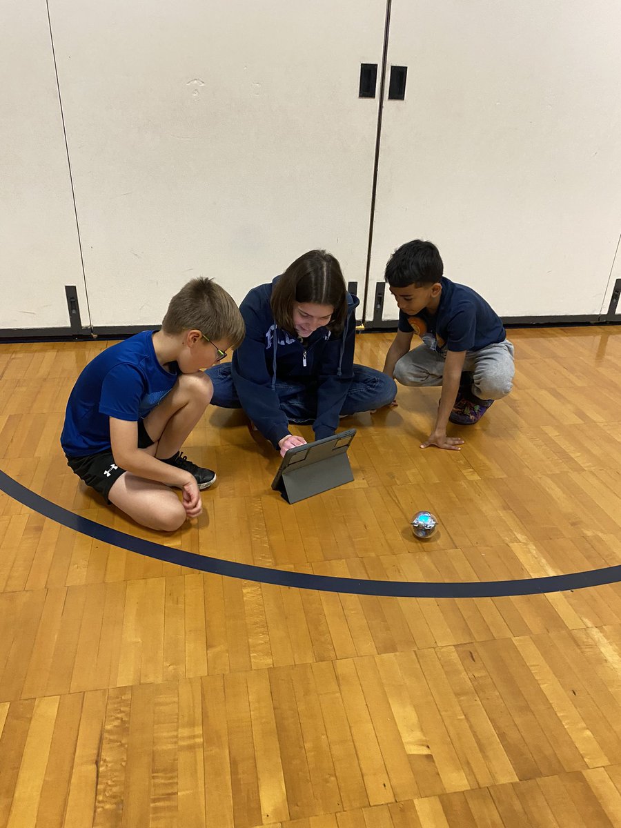 misslwilliams88's tweet image. Today we introduced Sphero Bolt to Mrs. Horn’s 2nd grade class! They practiced using the @SpheroEdu app by drawing shapes and sight words. They even connected what they were learning in math by looking at the cm on the live draw! #kidscancode