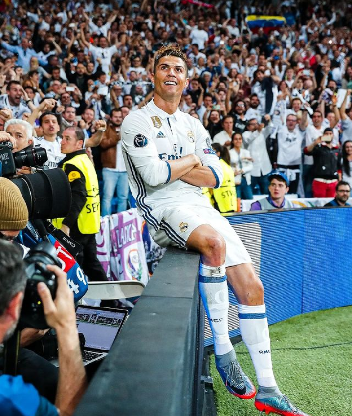 ronofans's tweet photo. Follow if you remember this 🔥
#GOATRonaldo https://t.co/jKzbjv11T9