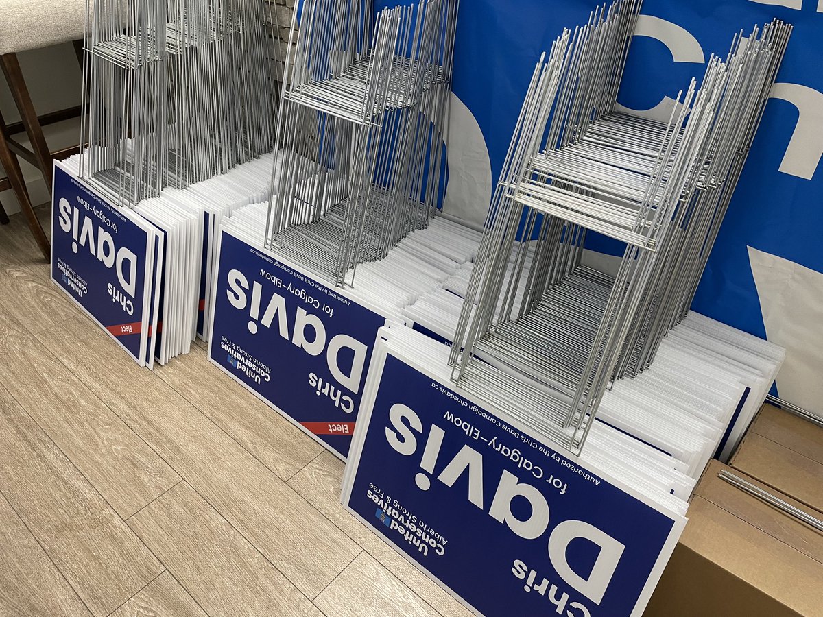 chrisdavisyyc's tweet photo. Round 4! The requests keep coming in, the signs keep heading out! 🪧 🪧 🪧 🪧
Your neighbours in #YYCElbow have one, you can get yours here: https://t.co/UbpFRREQ6H #TeamUCP #ableg https://t.co/KGFUzNIG4v