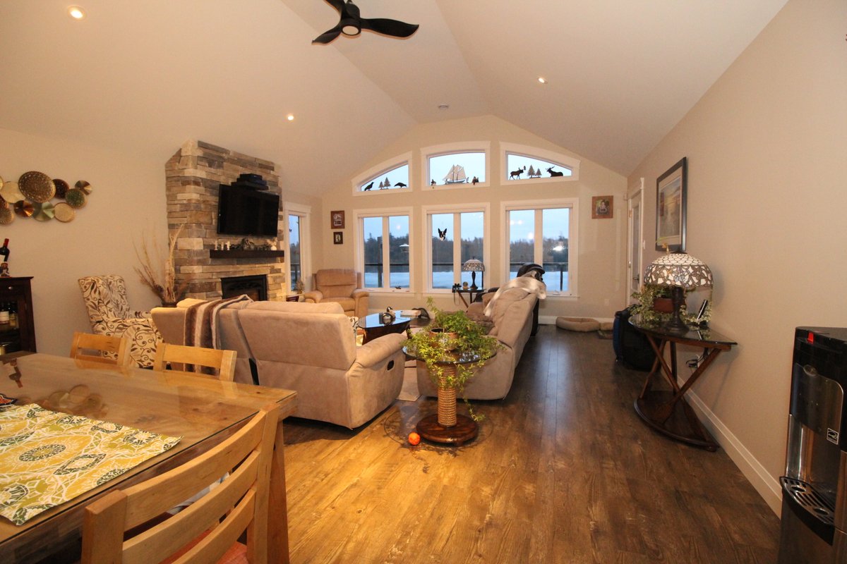norridave's tweet photo. Whitbourne, Gorgeous 4 BR, 4 bath chalet with exquisite finishes and pond frontage. Over 3400 sq ft dev., Just 4 years old. Custom built and finished. Triple detached garage. Fully paved and landscaped. 1256942 Miss Kelly Norris, 740-0657, Young David, 687-4700. https://t.co/DpVb58csDU