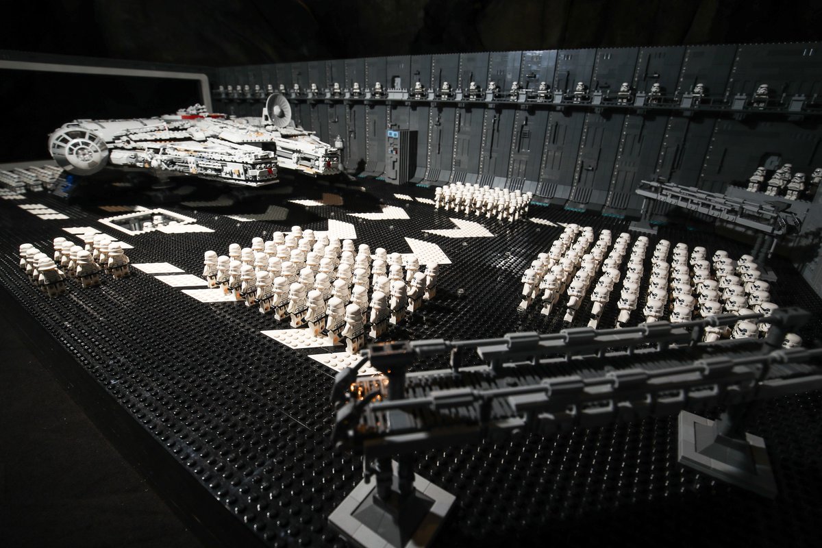 Bricklive_Group's tweet photo. May the force be with you! 🌟⚔️🌠

#BRICKLIVE #StarWarsDay #MayTheFourthBeWithYou #familyfun #kidsactivities #StarWarsBuilds #StarWars #MayTheForthBeWithYou https://t.co/FaljmYNWaC