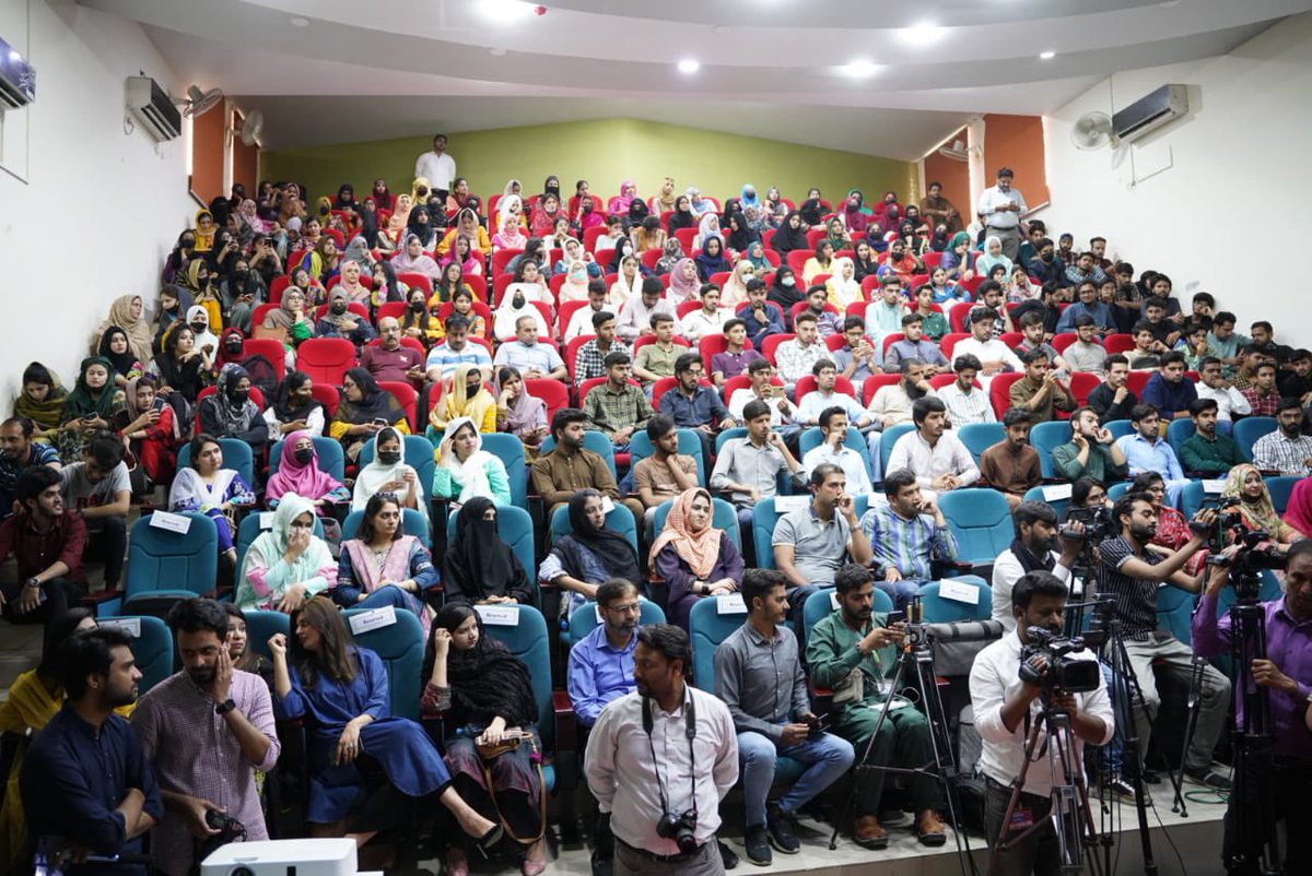 SECYASP's tweet photo. Youth Affairs and Sports Department Punjab &amp; @PITB_Official organized E-Rozgar Youth Tech Meet-up at Nishtar Park Sports Complex E-Library Lahore. @erozgaar is a wonderful initiative empowering our Youth with Technical and digital skills. 
@CS_Punjab https://t.co/x9I9E6TR7J