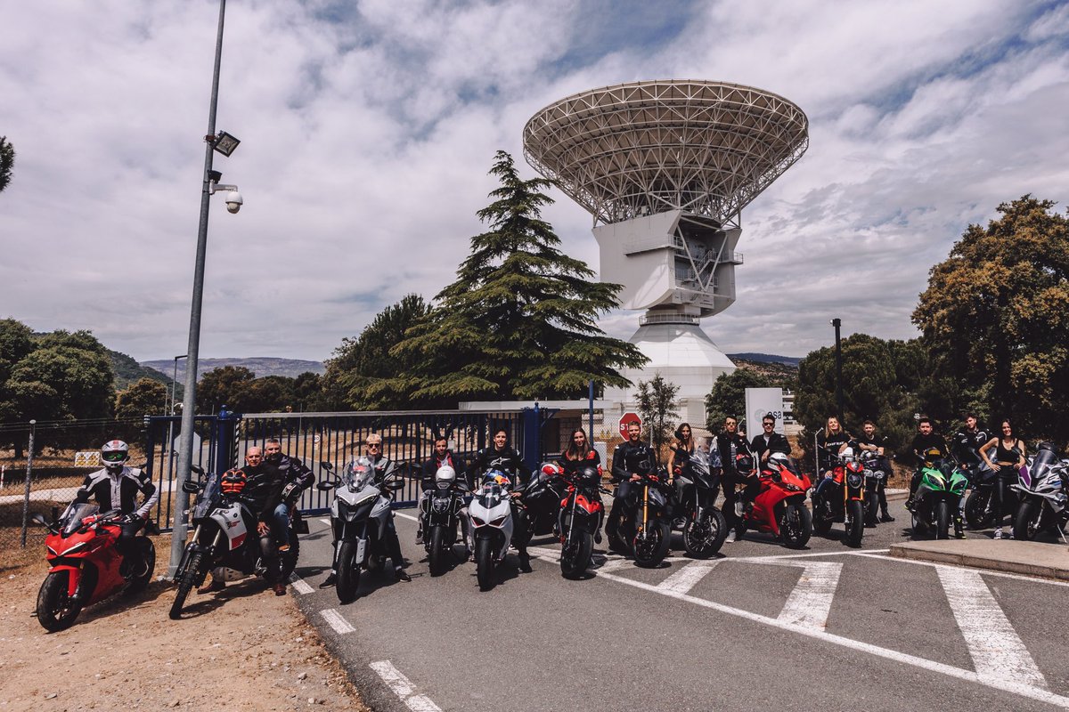 alexmarquez73's tweet photo. A ride with friends of @tonitmotorcycles
#Alex73 #Tonit #Tonitmotorcycles https://t.co/hRMnlWpdEp
