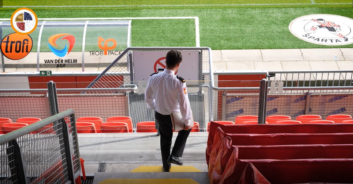 Vanavond speelt Sparta tegen PSV! Ieder jaar voert de VRR in hele regio controles uit bij verschillende panden om de brandveiligheid te toetsen. Zo ook bij het Sparta Stadion. Wat wij precies daar doen en waarom leggen onze collega’s je uit in deze video.

youtu.be/VRz1bTxeE7o