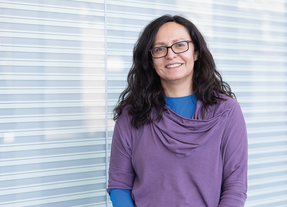 As #plastics in our oceans break down into tiny units, high-tech imaging equipment is needed to characterize how these materials are impacting #ecosystems. More from <a href="/universityofri/">URI</a>'s Vinka Craver &amp; others on the university's capabilities: bit.ly/3NzVqIg <a href="/URI_Research/">URIResearch</a>