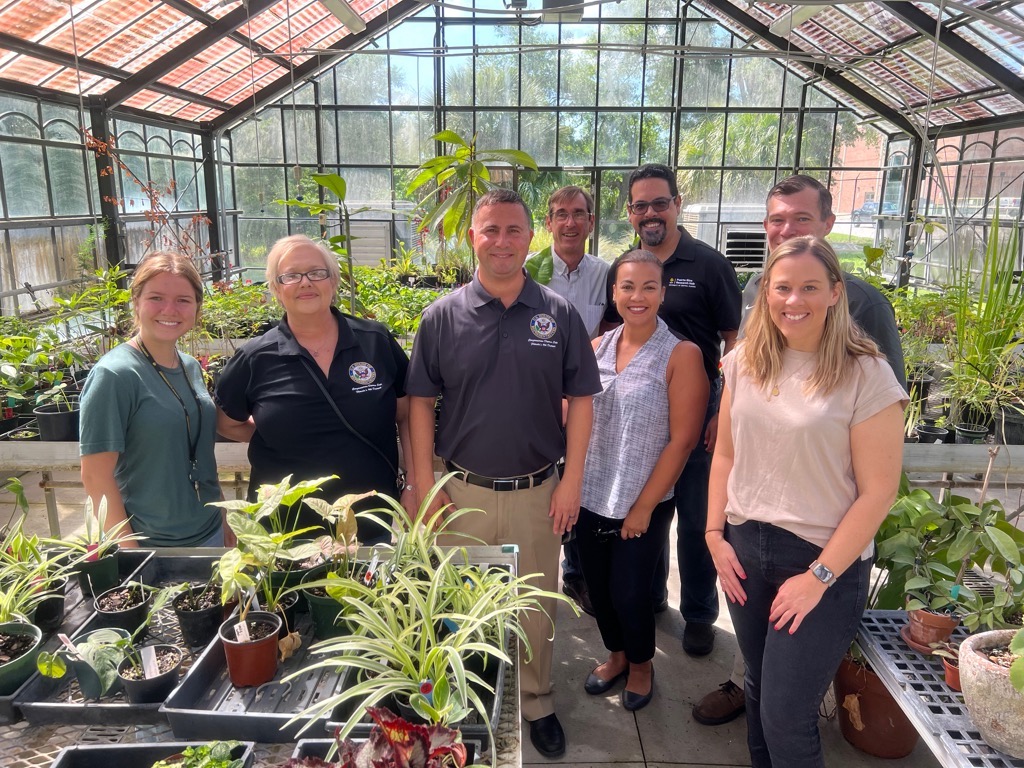 UCF_Arboretum's tweet photo. This week the Arboretum was visited by Congressman Darren Soto. We were so excited to introduce him to our LearningXLeading Program and highlight the focus on Urban Ecology and Sustainability efforts at UCF.

Thank you so much Congressman Soto for visiting! https://t.co/vRjk4Wc3AO