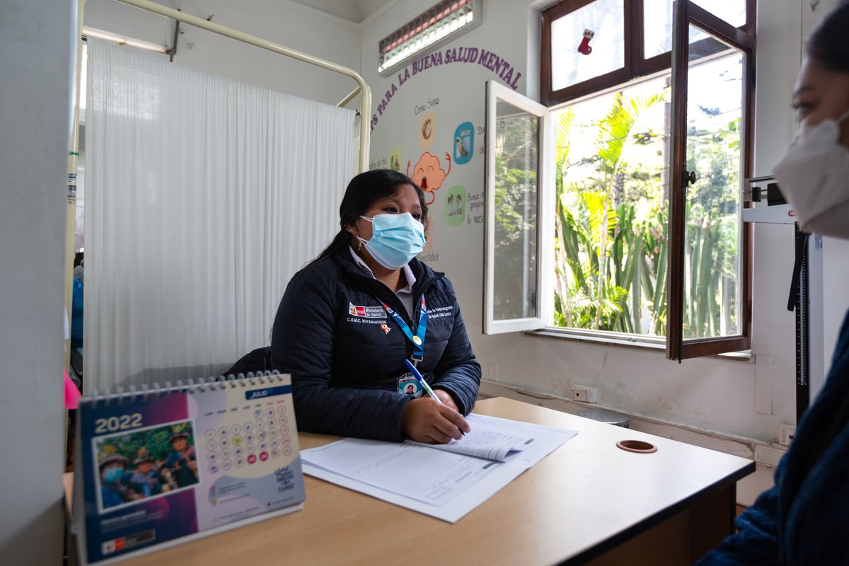 saludconlupa's tweet photo. Los Centros de Salud Mental Comunitarios (CSMC) surgieron para fortalecer los primeros niveles de atención en temas referentes a nuestro bienestar psíquico. Con ellos se busca descentralizar la atención en #postas y #hospitales para mejorar la calidad de sus servicios. https://t.co/CgE9kfS5cw