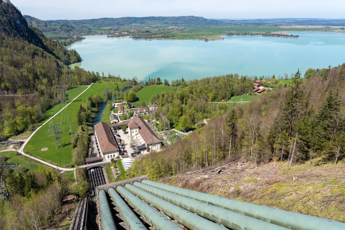Besuch am Walchenseekraftwerk. Erbaut vor 100 Jahren. Nach einer wechselvollen Geschichte jetzt über Uniper in Bundeszuständigkeit. Bund und Bayern müssen Funktionalität sicherstellen: Energieerzeugung und Wassermanagement.