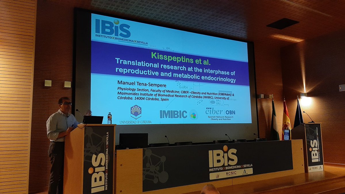 🔷 It was a real pleasure to host Prof. Tena-Sempere (<a href="/IMIBIC/">IMIBIC</a> <a href="/Univcordoba/">Universidad Córdoba</a>) at <a href="/ibis_sevilla/">IBiS</a> today. We learned a lot about kisspeptins et al. and discussed new collaboration opportunities! 👩‍🔬🤝👩‍🔬

📌 Thank you for visiting, Manolo!! 🙏
