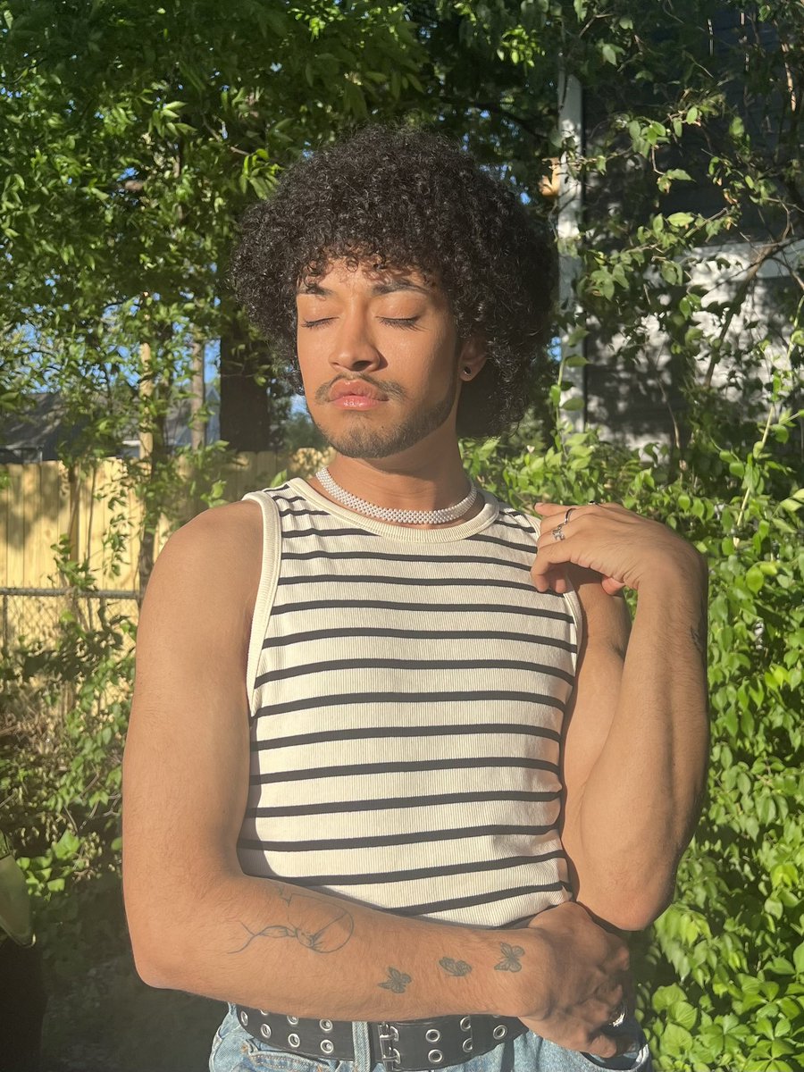 soarinsol's tweet photo. golden hour glow 🌅 https://t.co/YPckKqnZ31