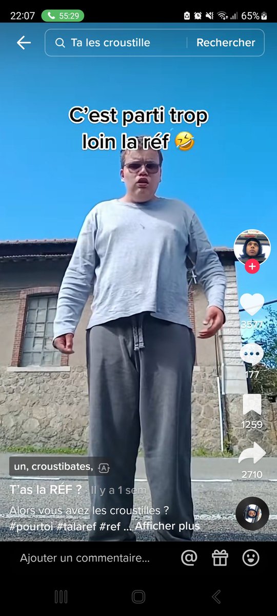 azerty_______ui's tweet photo. jsp si vous avez remarque mais on a tous se pote il aime trop flop🤣🤣 #primedelhumour https://t.co/nheGjYMaeF