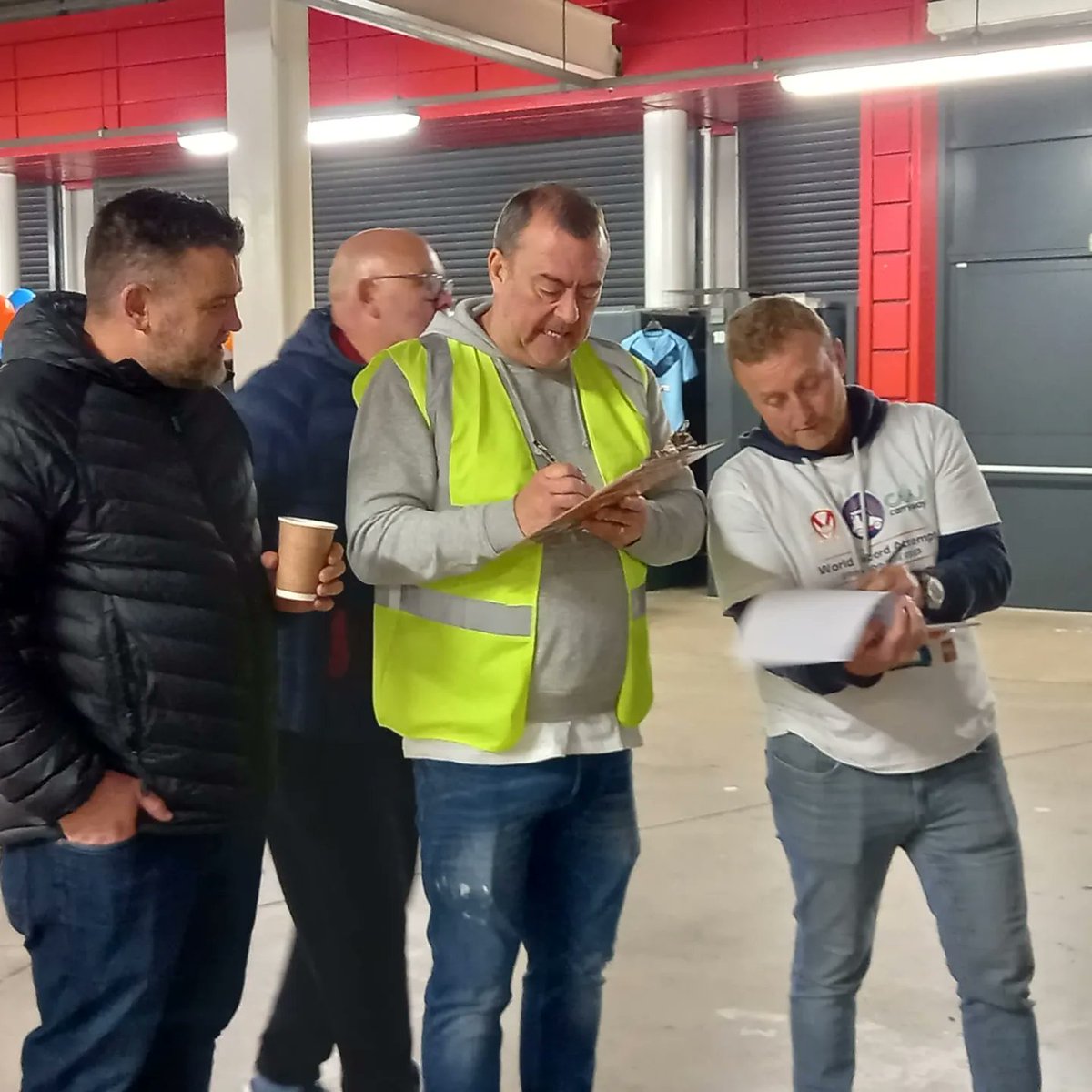 To all the volunteers who came and marshalled the track, acted as official adjudicators counting laps, sold teas &amp; coffees, signed up to be timekeepers and generally doing anything and everything asked of them 💙🧡

Special thanks to the warriors who worked through the night 🧡💙