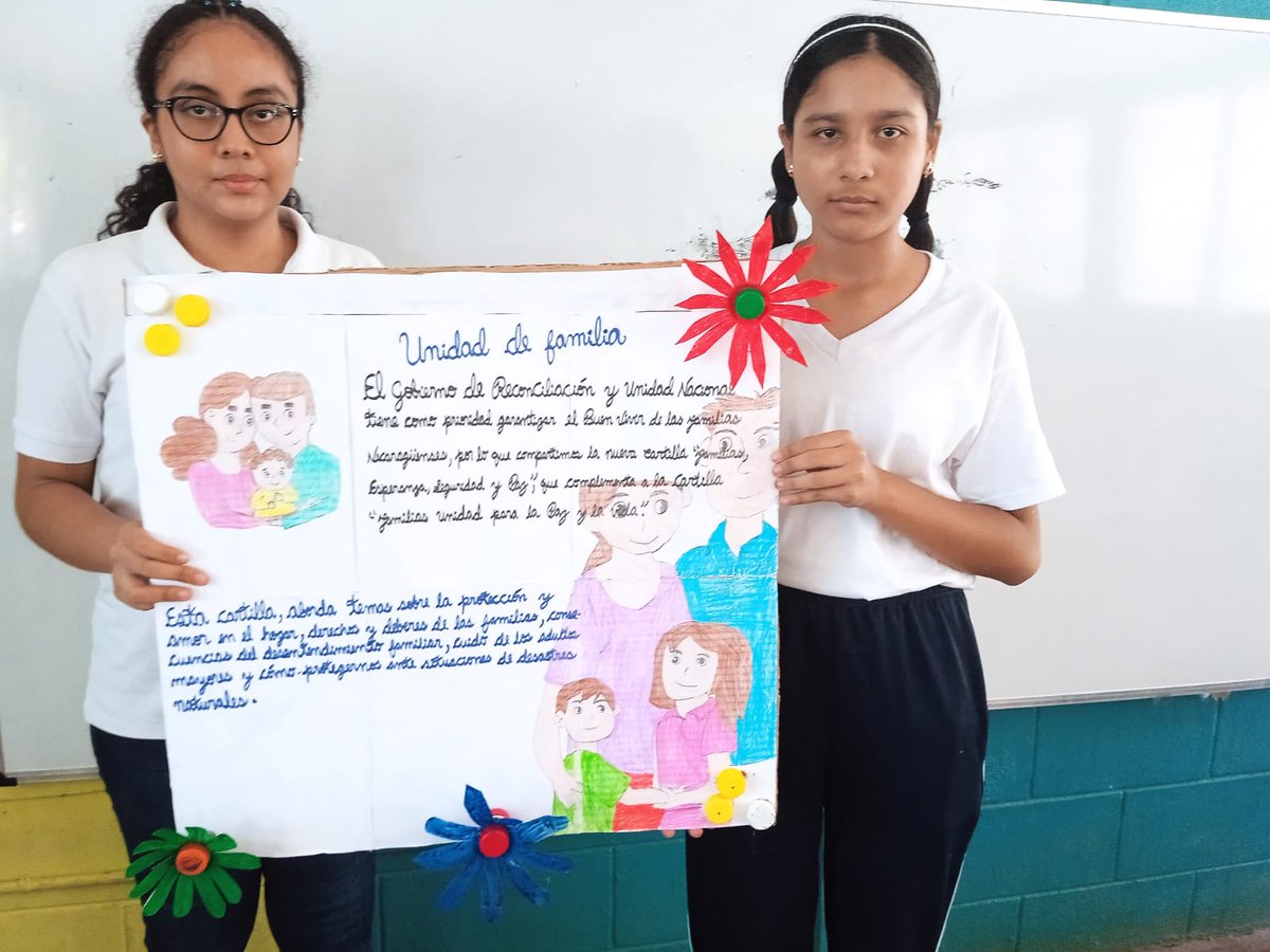 MinedPosoltega's tweet photo. Comunidad Estudiantil participa en Creación y exposición de artes visuales, para continuar promoviendo las Cartillas:
* Sobre la Unidad familiar.
* El respeto a los adultos mayores y a las personas con discapacidad.
*Prevención de la violencia.
#Nicaragua
#MayoVivaSandino https://t.co/zcWdcIXAE7