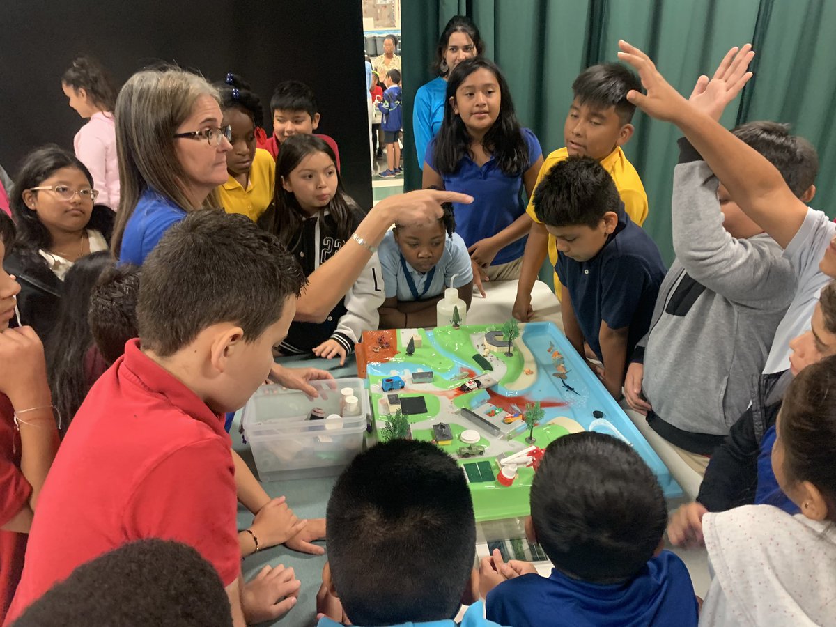 Mrs_Eble's tweet photo. Today our @hceotters learned so much about water and pollution control. Thank you @CollierGov for the presentation and hands on activity! https://t.co/Z0LnriZrWH