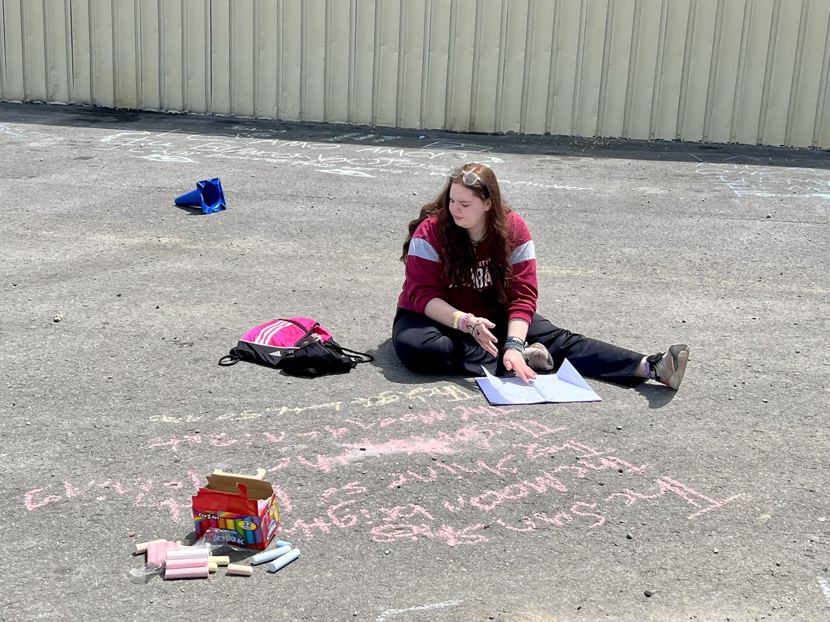 AmyLack1's tweet image. Sidewalk Poetry on a Beautiful Spring Day! @WoodvilleHS #nextlevel #sidewalkchalk #poetry @JCBOEal