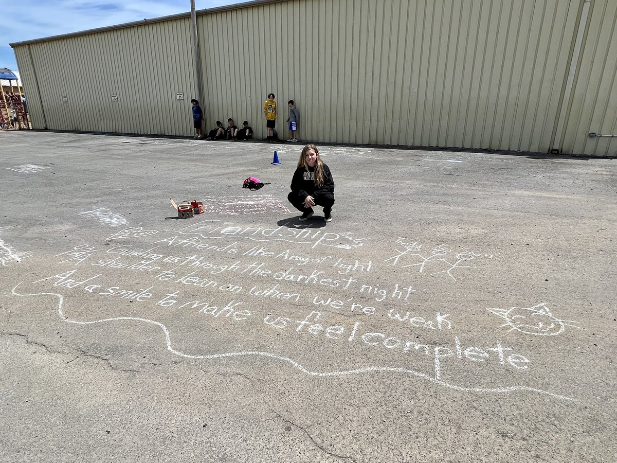 AmyLack1's tweet image. Sidewalk Poetry on a Beautiful Spring Day! @WoodvilleHS #nextlevel #sidewalkchalk #poetry @JCBOEal