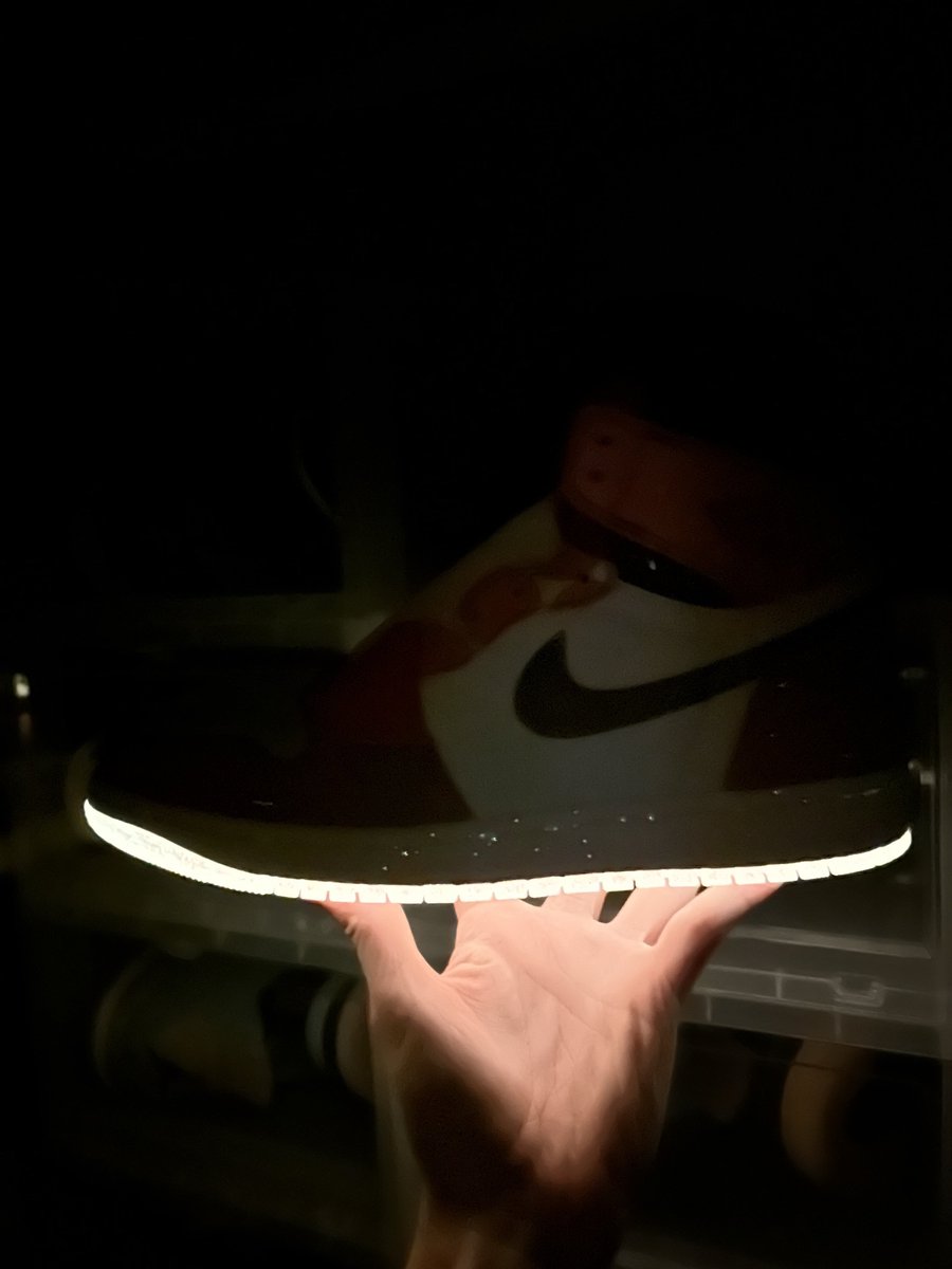 aycdjake's tweet photo. Quit bricking the AJ1 Spiderman GS. They glow in the dark 🤦‍♂️😭

Kids shoe of the year.

$500 minimum 🕴️‍♂️ https://t.co/dEoYaMokeS