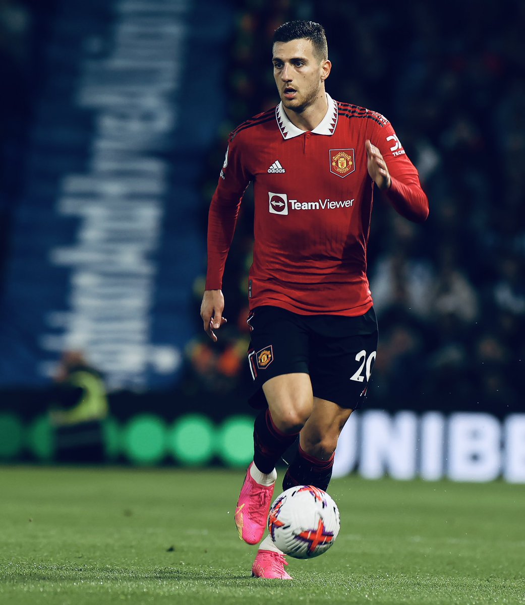 ManUtd's tweet photo. ⏱️ An hour played in Brighton. 

#MUFC || #BHAMUN https://t.co/WCaSDEu10P