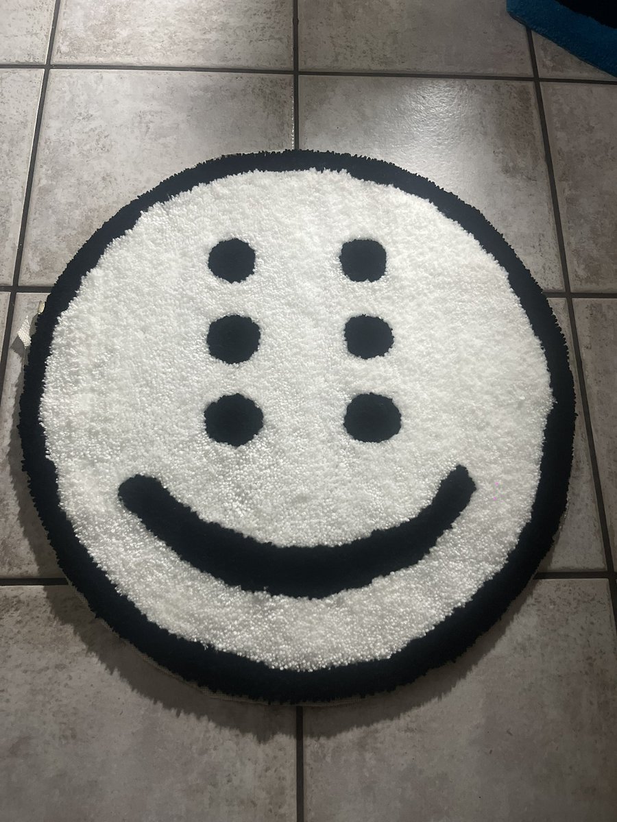 LukrativB's tweet photo. Got some room freed up for customs y’all lmk 🙏🏽❤️ https://t.co/N5b8YFoEFe