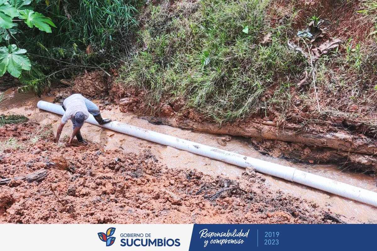 GobSucumbios's tweet photo. 🏞️//Con el objetivo de garantizar el correcto encause de aguas estancadas y la recuperamos suelos, a través del Departamento de Riego y Drenaje trabaja en la construcción de drenajes en la precooperativa Puerto Rico parroquia Nueva Loja.

#AmadoChávezPrefecto https://t.co/dRUjIVgWCq