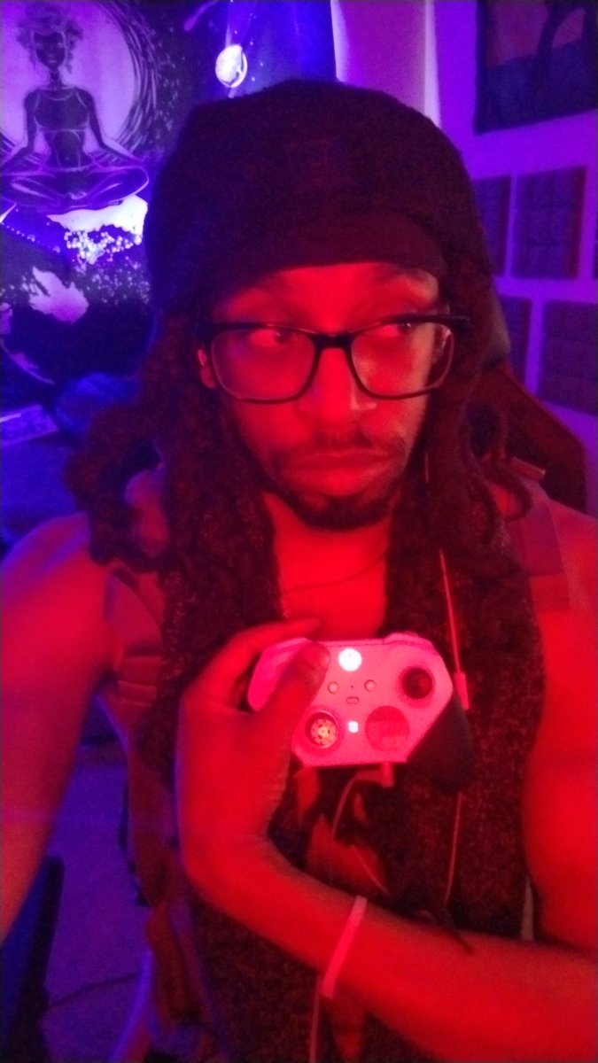 AnthonyRaven29's tweet photo. Bong Rips and Boom Sticks 

https://t.co/4XCnxMKpOk 
Live now 

#smallstreamer #musician #vibes #artists #420friendly #420gamer #bongs #gametherapy https://t.co/IHnzOaADAp