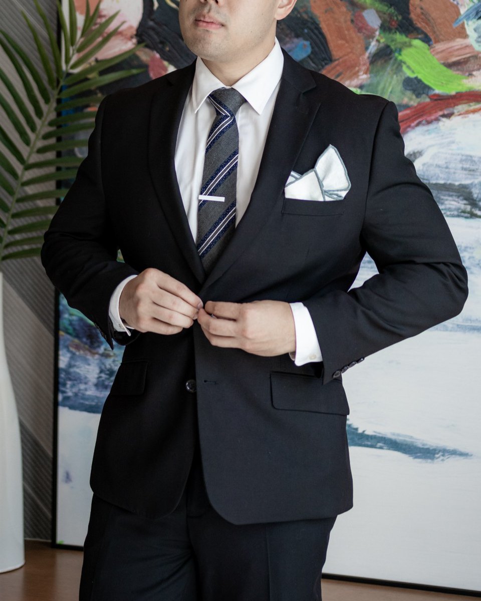 _artofthegent's tweet photo. Keepin it buttoned up for business. #classicstyle #gentlemanwear https://t.co/vX8lHUpzWy