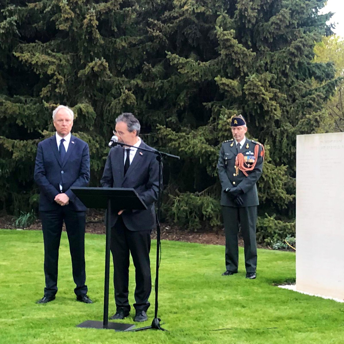 KvanOosterom's tweet photo. Impressive Remembrance Day ceremony at Mill Hill field of honour in London. Gave a speech together with my German colleague Miguel Berger with Selma van de Perre in attendance. Emotional moment honouring reconciliation in the past and cooperation in the present and the future. https://t.co/6Z1H9os1JC