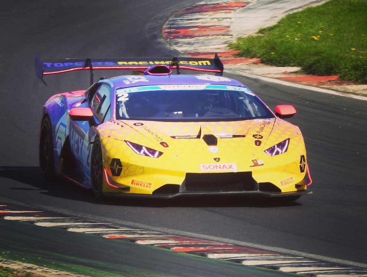 KirbysCarBlog's tweet photo. #TopCatsRacing #HEX #CharlotteGilbert #WarrenGilbert #GTCup #MSVR #BrandsHatch @topcatsracing @GTCUP @MSVRacing @Brands_Hatch https://t.co/09YtOxSjWD