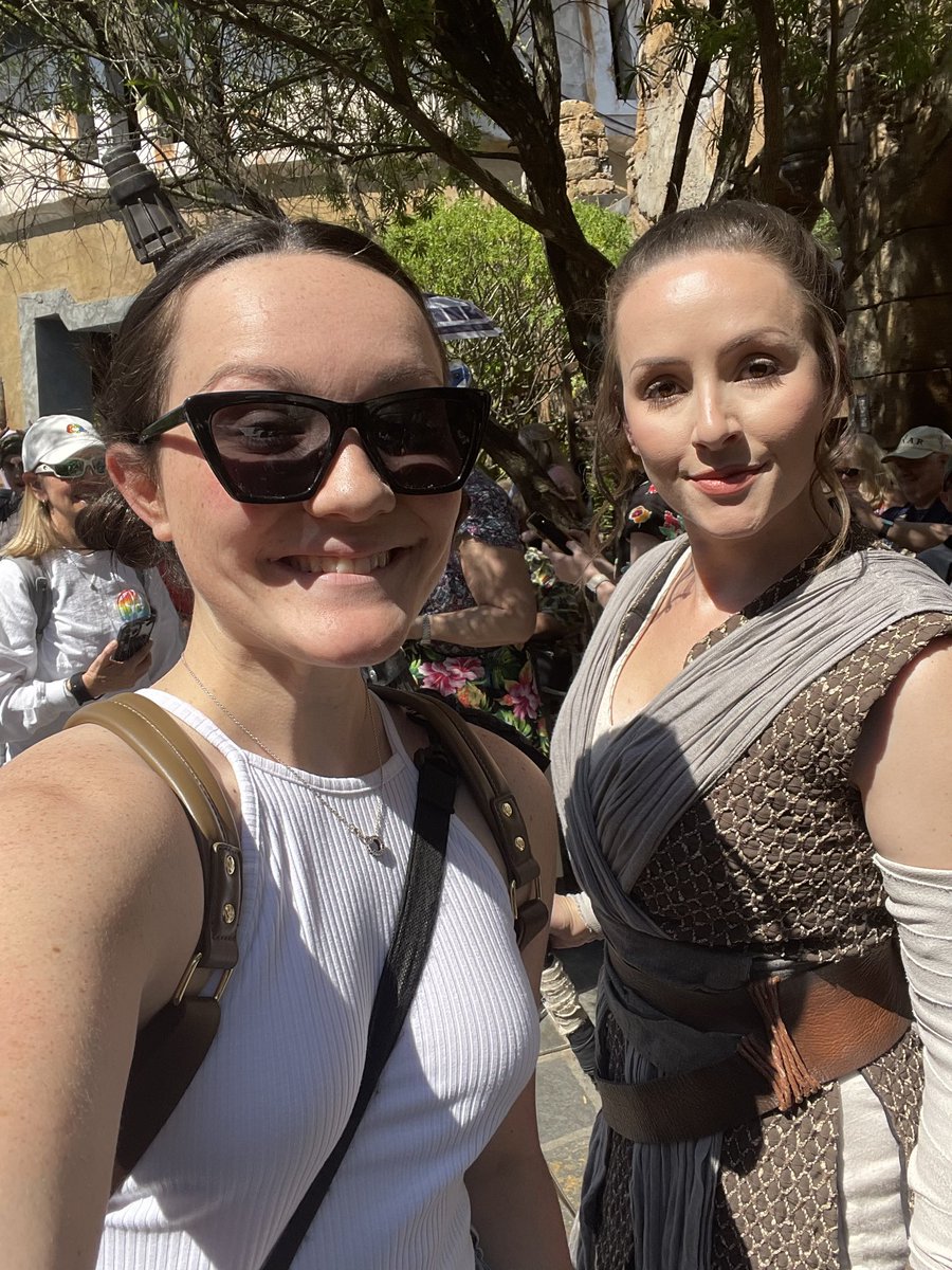 Izzy On Twitter Two Bad Ass Galactic Chicks From A Galaxy Far Far izzy-on-twitter-two-bad-ass-galactic-chicks-from-a-galaxy-far-far