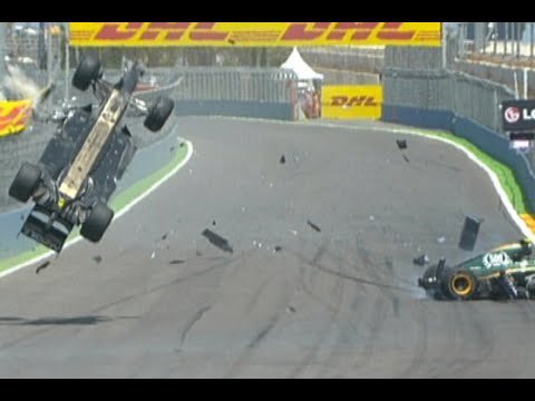 asdfloading's tweet image. Brad Pitt on Lap 2 of the British Grand Prix after colliding with George Russell