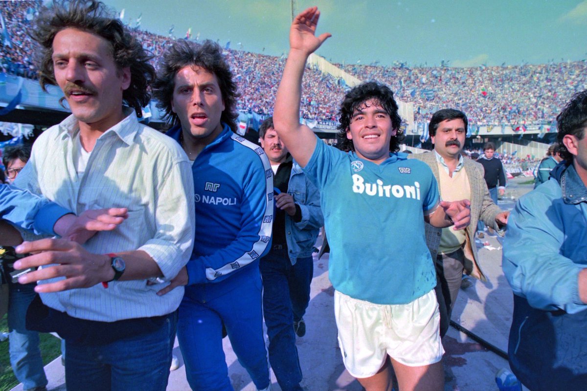 VibesFoot's tweet photo. Diego Maradona aurait sûrement été l'homme le plus heureux du monde cette saison avec le sacre de l'Argentine et du Napoli 💙 https://t.co/taWJZFUqmL