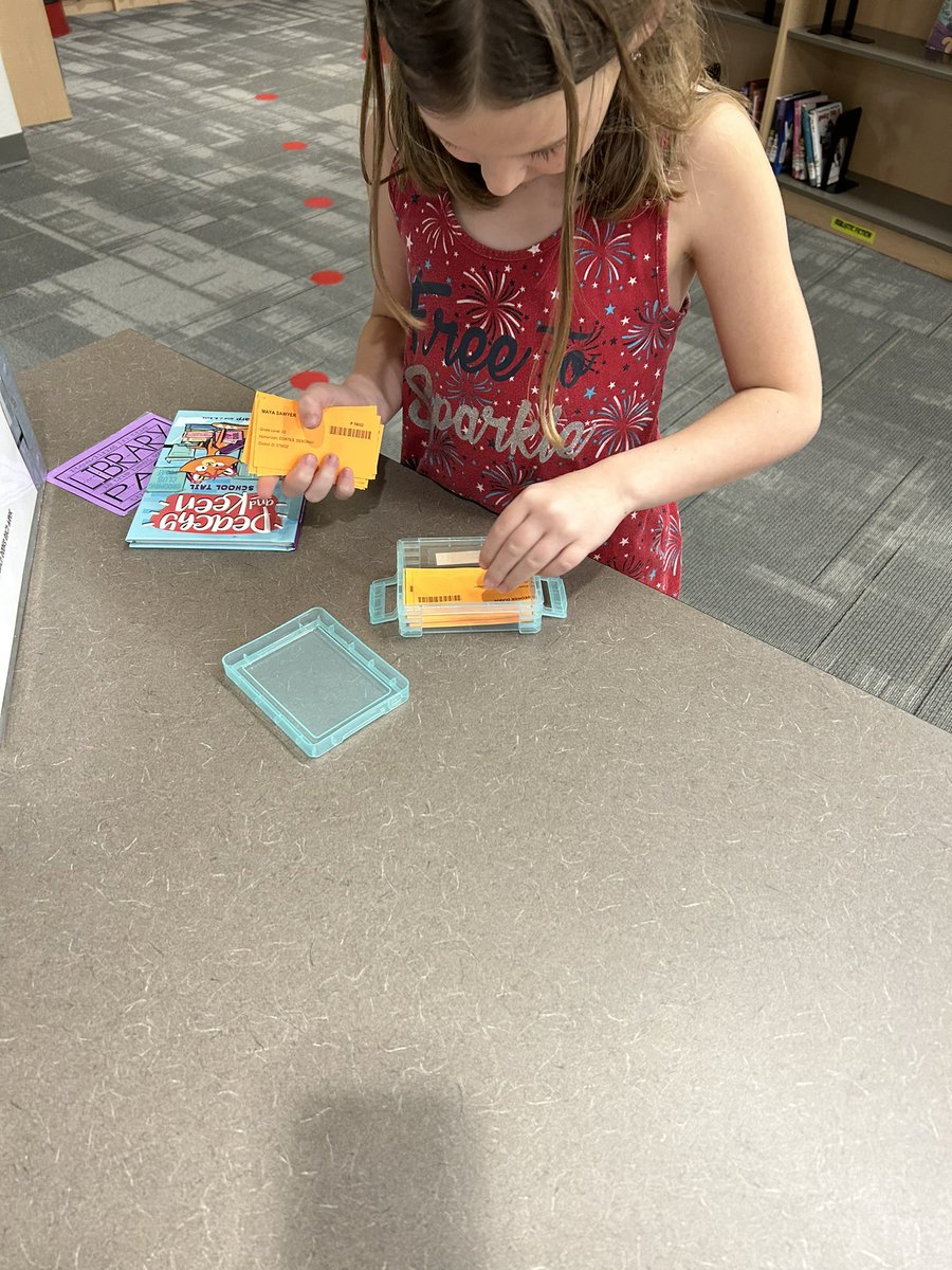RGEOwlLibrary's tweet photo. Steps for independent checkout mastered today by a 2nd grader! Great job AH! @RoseGardenElem https://t.co/rfc8D0z2fF