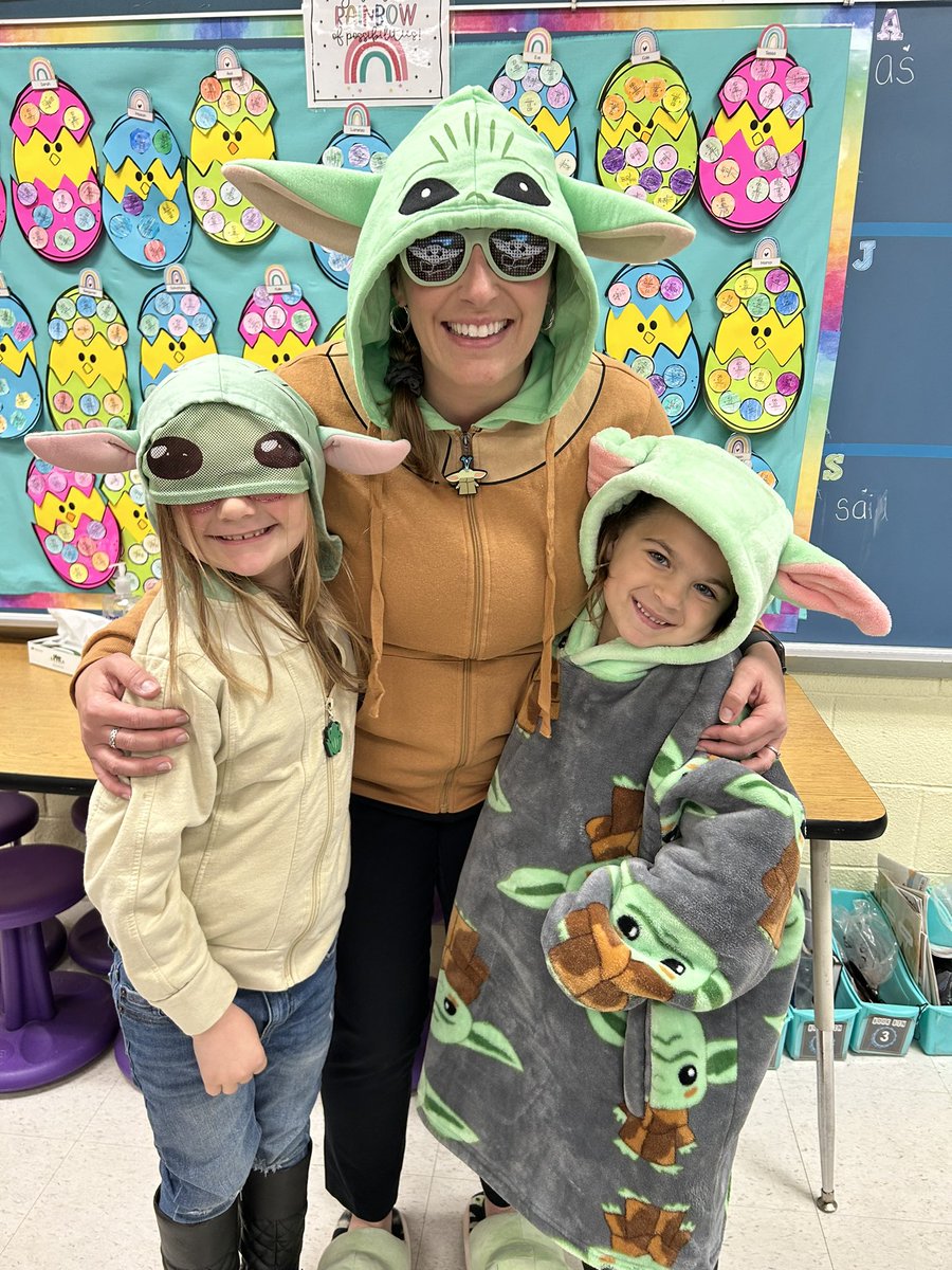 Mrs_Casaletto's tweet photo. May the Fourth be with you! @CCSPrincipal #ccspride #laceypop #firstgradeisthebestgrade https://t.co/CPLn5Yi5Ph